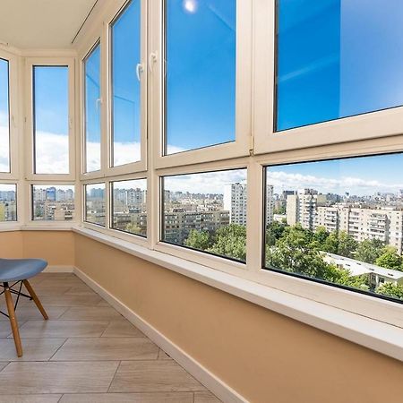 Апартаменти Метро Вирлиця Kiev Exterior foto