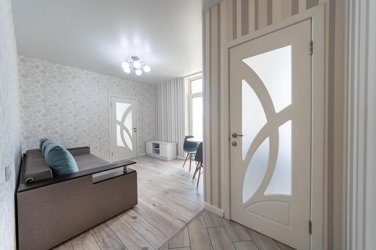 Апартаменти Метро Вирлиця Kiev Exterior foto