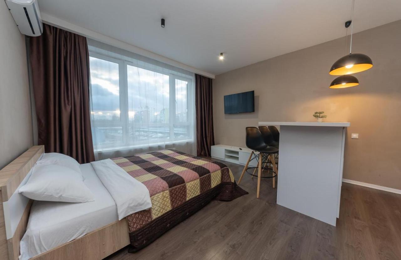 Апартаменти Метро Вирлиця Kiev Exterior foto