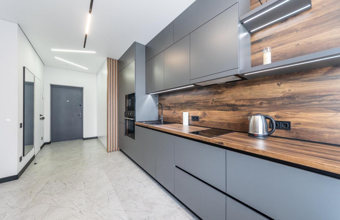 Апартаменти Метро Вирлиця Kiev Exterior foto